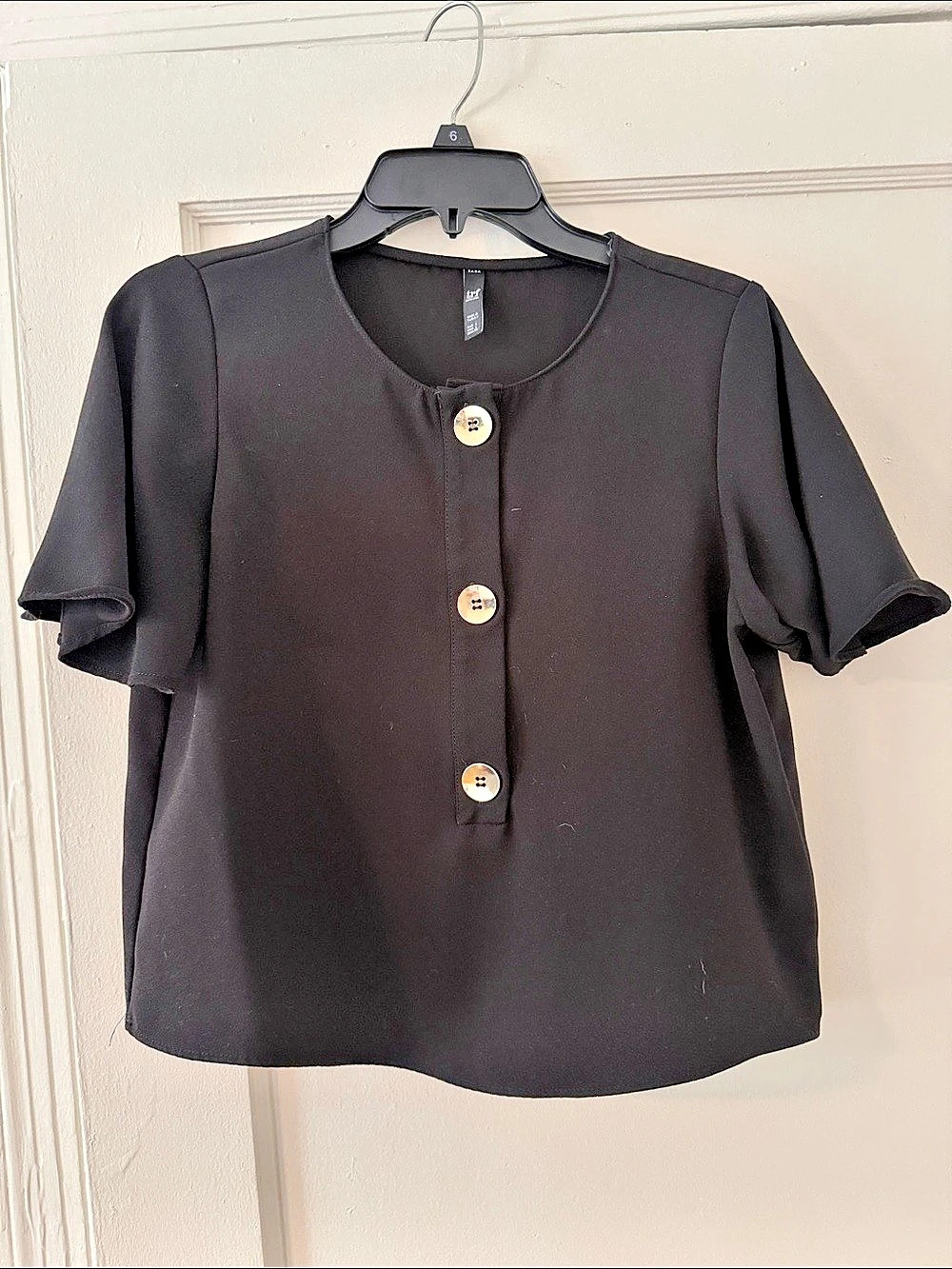 Zara Short Sleeve Cropped Blouse in Black Large Like New